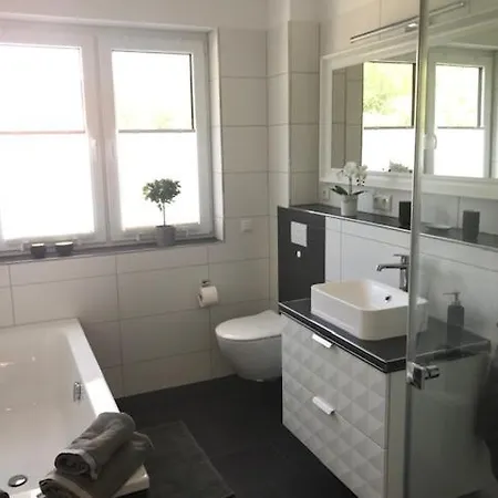 Top-ferienwohnung Bei Berlin, Bis 3 Gaeste, Terrasse Und Garten * 베슈텐지