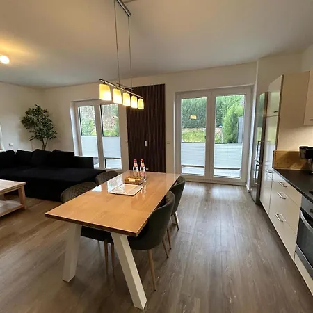 아파트 Top-ferienwohnung Bei Berlin, Bis 3 Gaeste, Terrasse Und Garten 베슈텐지