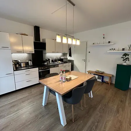 Top-ferienwohnung Bei Berlin, Bis 3 Gaeste, Terrasse Und Garten 베슈텐지