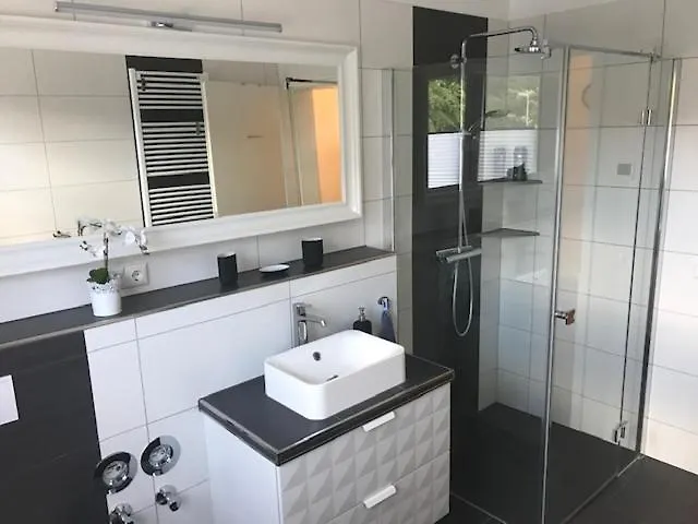 Apartment Top-ferienwohnung Bei Berlin, Bis 3 Gaeste, Terrasse Und Garten