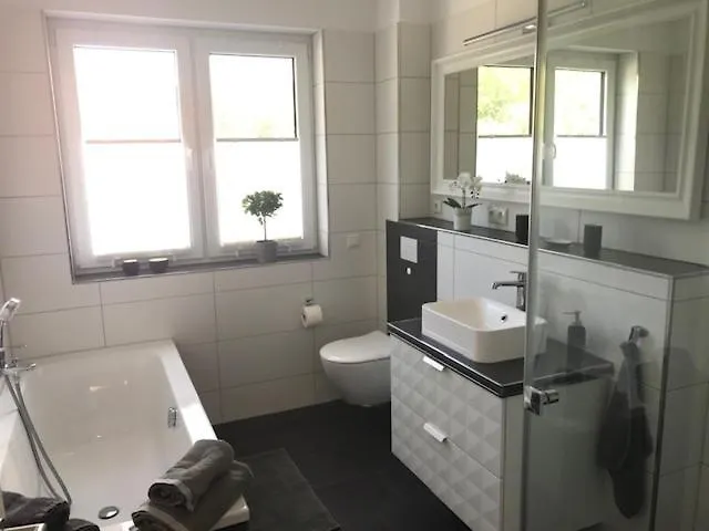 Top-ferienwohnung Bei Berlin, Bis 3 Gaeste, Terrasse Und Garten * Bestensee