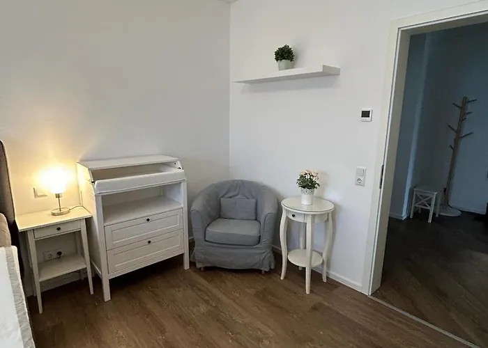 Top-ferienwohnung Bei Berlin, Bis 3 Gaeste, Terrasse Und Garten شقة Bestensee